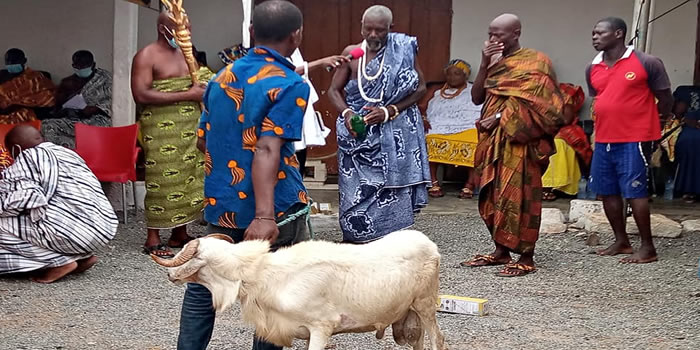 Shai Osudoku  DCE donates to Osudoku Traditional Council 2021
