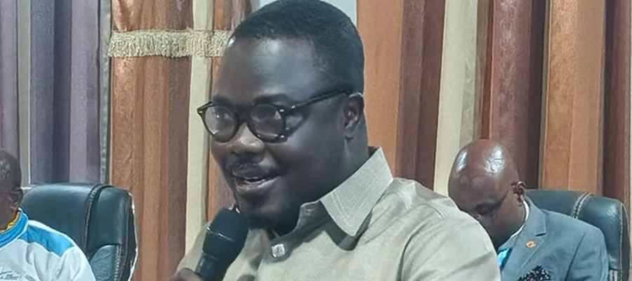 Bono Minister urges media. . .