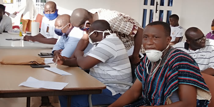 Ejura Sekyedumase MCE supports private school teachers with GHc20,000