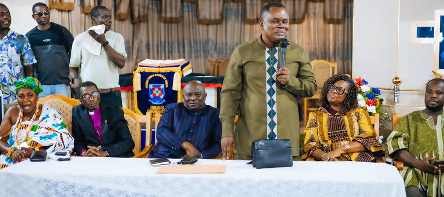 Oda MP Supports Over 1,000 SHS Freshers with Educational Materials and Cash