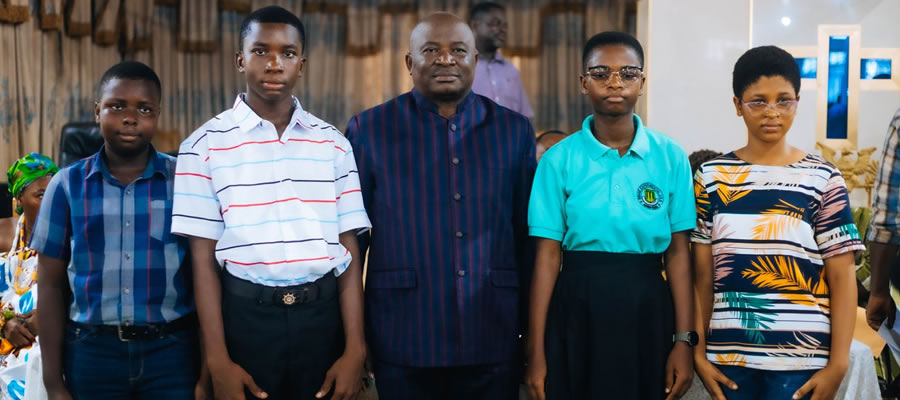 Oda MP Supports Over 1,000 SHS Freshers with Educational Materials and Cash