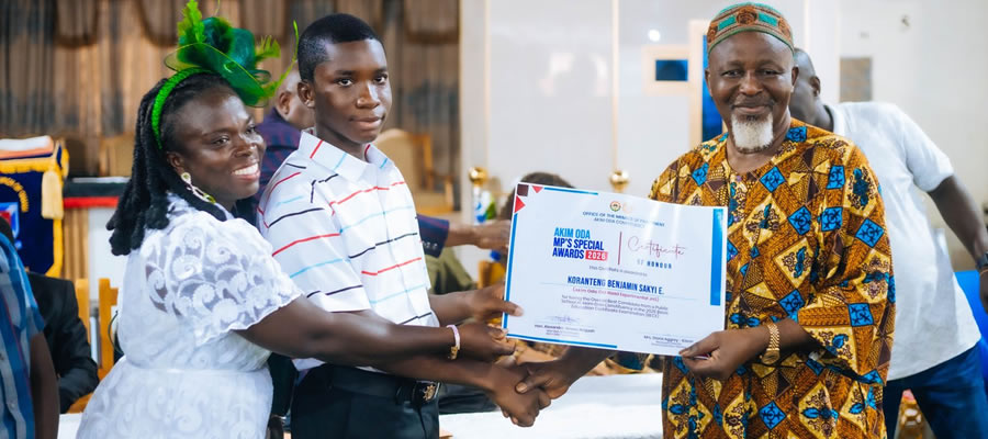 Oda MP Supports Over 1,000 SHS Freshers with Educational Materials and Cash